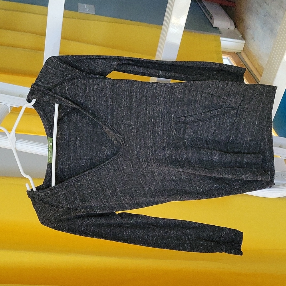 Lightweight hoodie, size medium, heathered black, alternative apparel